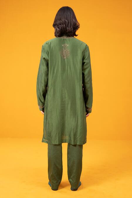 Shop_Wabi Sabi By Anshum-Ritesh_Green Chanderi Mirrors Scrolls Aari Embroidered Kurta Set _at_Aza_Fashions