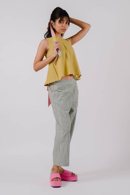 Tussah By Siddhi Shah Black Cotton Cut Work Round Neck Back Bowtie Crop Top With Pant at Aza Fashions Tussah By Siddhi Shah_Black Cotton Cut Work Round Neck Back Bowtie Crop Top With Pant _at_Aza_Fashions