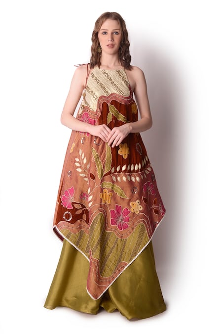 Shwetanga Velvet Embroidered Tunic & Sharara Set 