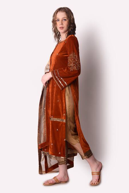 Shwetanga_Brown Tissue, Velvet Sequin, Zardozi Boat Neck Embroidered Kurta Set_Online_at_Aza_Fashions