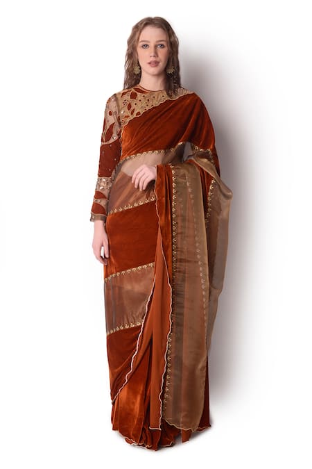 Shwetanga Floral Embroidered Saree With Blouse 