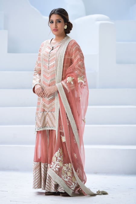 Simar Dugal Embroidered Kurta Set 