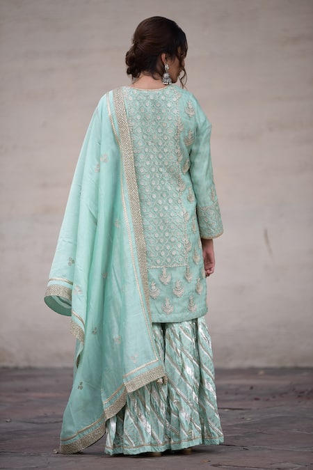 Simar Dugal Embroidered Kurta Set 