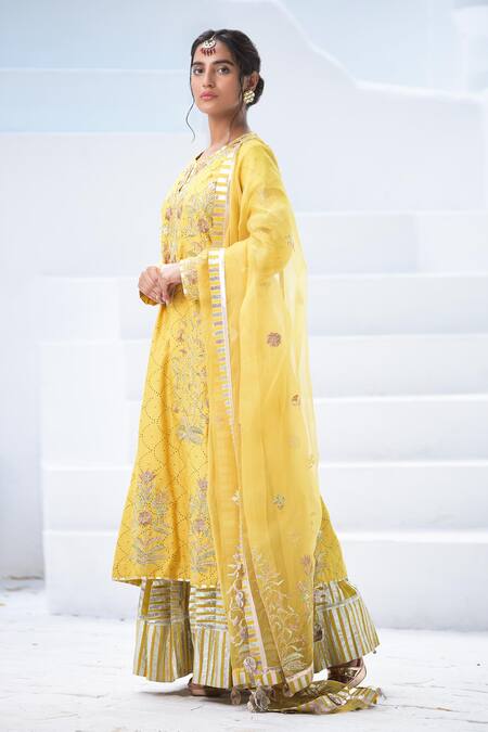 Simar Dugal Chanderi Kurta Set 