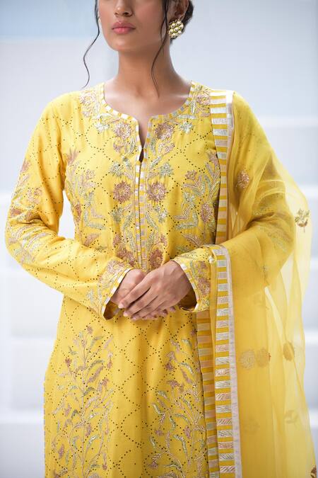 Buy_Simar Dugal_Yellow Chanderi Kurta Set _Online_at_Aza_Fashions