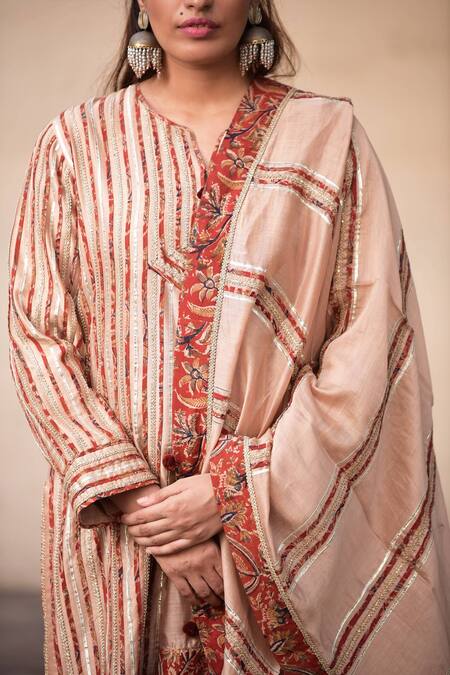 Simar Dugal_Beige Embroidered Kurta Set _Online_at_Aza_Fashions