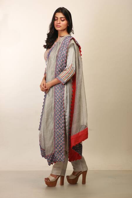 Buy_Soumodeep Dutta_White Kurta Handwoven  Dupatta Organza Pant Embroidered Set_Online_at_Aza_Fashions