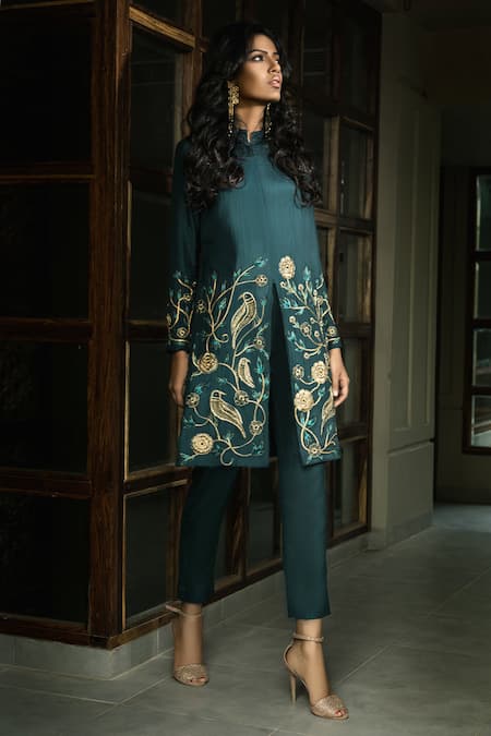 Samatvam By Anjali Bhaskar Blue Habutai Silk Mandarin Collar Embroidered Kurta And Pant Set 