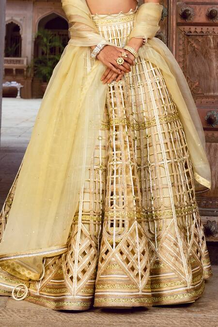 Supria Munjal_White Raw Silk And Pure Organza Cord & Sequin Embroidered Bridal Lehenga Set _Online_at_Aza_Fashions