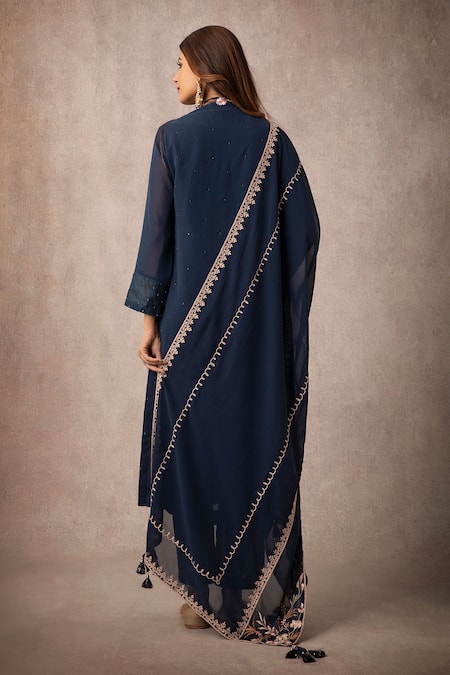 Ajiesh Oberoi Embroidered Kurta Set 