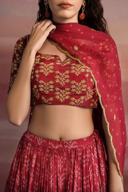 EASE Maroon Viscose Organza, Pure Crepe Floral Notched Print Lehenga Set Online at Aza Fashions EASE_Maroon Viscose Organza, Pure Crepe Floral Notched Print Lehenga Set _Online_at_Aza_Fashions