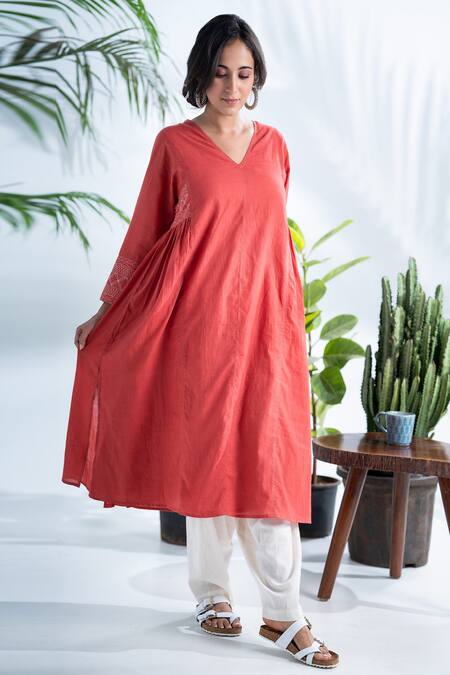 Buy Pants And Pajamas Red Handloom Cotton, Chanderi Embroidery V-neck Handwoven Kurta Set Online at Aza Fashions Buy_Pants And Pajamas_Red Handloom Cotton, Chanderi Embroidery V-neck Handwoven Kurta Set _Online_at_Aza_Fashions