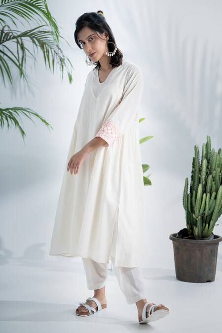 Buy Pants And Pajamas Off White Handloom Cotton, Chanderi Embroidery Raatrani Handwoven Kurta Set Online at Aza Fashions Buy_Pants And Pajamas_Off White Handloom Cotton, Chanderi Embroidery Raatrani Handwoven Kurta Set _Online_at_Aza_Fashions