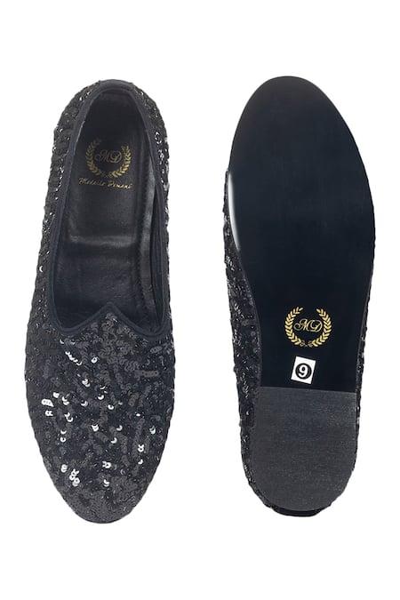 Shop Domani Black Handcrafted Velvet Sequin Juttis at Aza Fashions Shop_Domani_Black Handcrafted Velvet Sequin Juttis _at_Aza_Fashions