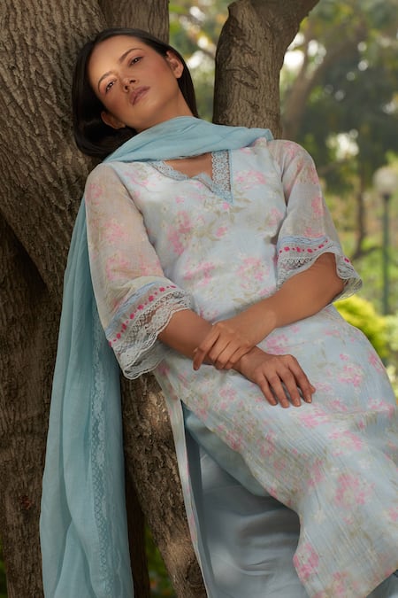 Buy Priti Prashant Blue Handwoven Mul Cotton V Neck Printed Kurta Set Online at Aza Fashions Buy_Priti Prashant_Blue Handwoven Mul Cotton V Neck Printed Kurta Set _Online_at_Aza_Fashions