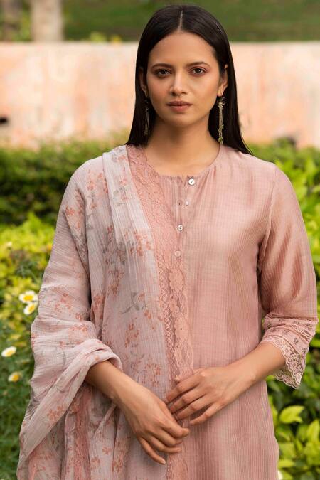 Buy Priti Prashant Pink Handwoven Dupatta Mul Round Kurta Set Online at Aza Fashions Buy_Priti Prashant_Pink Handwoven Dupatta Mul Round Kurta Set _Online_at_Aza_Fashions