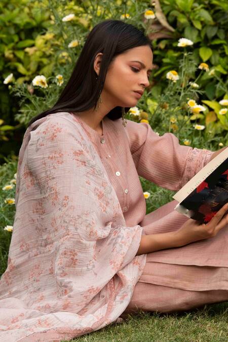 Shop Priti Prashant Pink Handwoven Dupatta Mul Round Kurta Set Online at Aza Fashions Shop_Priti Prashant_Pink Handwoven Dupatta Mul Round Kurta Set _Online_at_Aza_Fashions