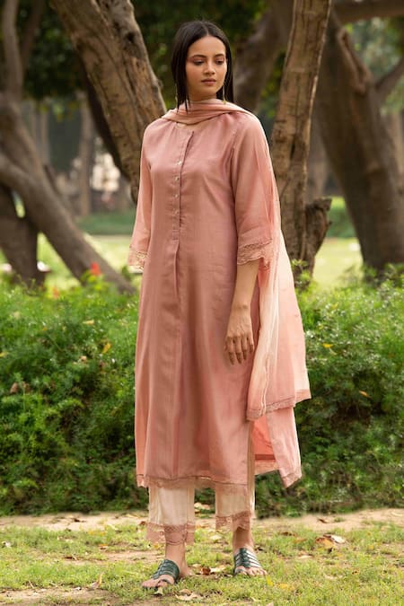 Priti Prashant Pink Handwoven  Dupatta Mul Round Kurta Set 