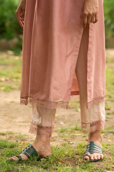 Shop Priti Prashant Pink Handwoven Dupatta Mul Round Kurta Set Online at Aza Fashions Shop_Priti Prashant_Pink Handwoven Dupatta Mul Round Kurta Set _Online_at_Aza_Fashions