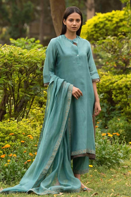 Priti Prashant_Blue Handwoven  Dupatta Mul Mandarin Collar Kurta Set _Online_at_Aza_Fashions