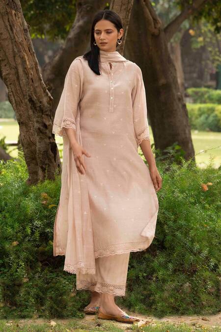 Priti Prashant_Pink Handwoven  Dupatta Mul Mandarin Collar Kurta Set_Online_at_Aza_Fashions