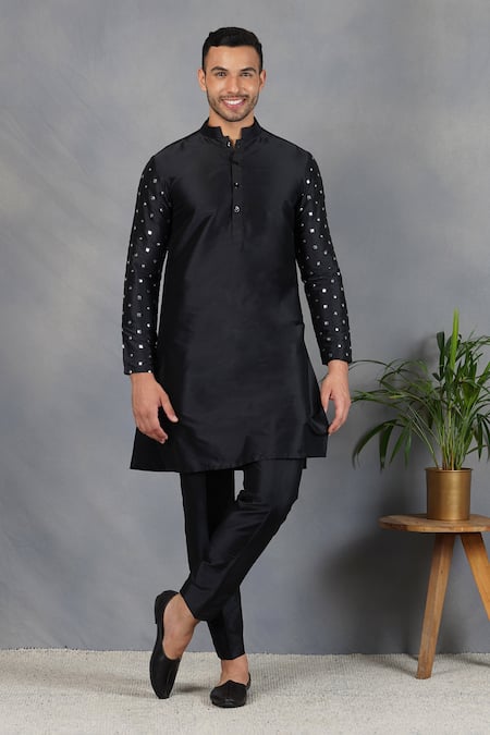 Eleven Brothers Siyah Aasteen Silk Kurta Set 