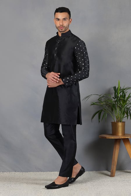 Eleven Brothers_Black Silk Mirror Siyah Aasteen Kurta Set _Online_at_Aza_Fashions