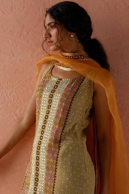 Surbhi Gupta_Green Kurta And Sharara Georgette Dupatta Organza Round Printed Set _Online_at_Aza_Fashions