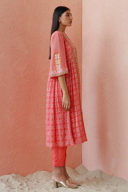 Surbhi Gupta_Pink Kurta Georgette Trouser Cotton Silk Round Printed And Pant Set _Online_at_Aza_Fashions