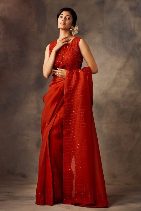 Shilpi Gupta Red Silk Organza Embroidery Round Pre-pleated Saree With Blouse Online at Aza Fashions Shilpi Gupta_Red Silk Organza Embroidery Round Pre-pleated Saree With Blouse _Online_at_Aza_Fashions