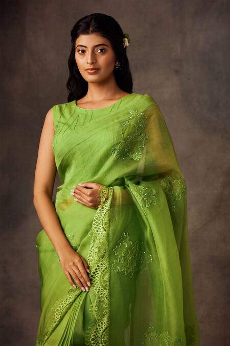Buy Shilpi Gupta Green Silk Organza Embroidery Round Pre-draped Saree With Blouse Online at Aza Fashions Buy_Shilpi Gupta_Green Silk Organza Embroidery Round Pre-draped Saree With Blouse _Online_at_Aza_Fashions