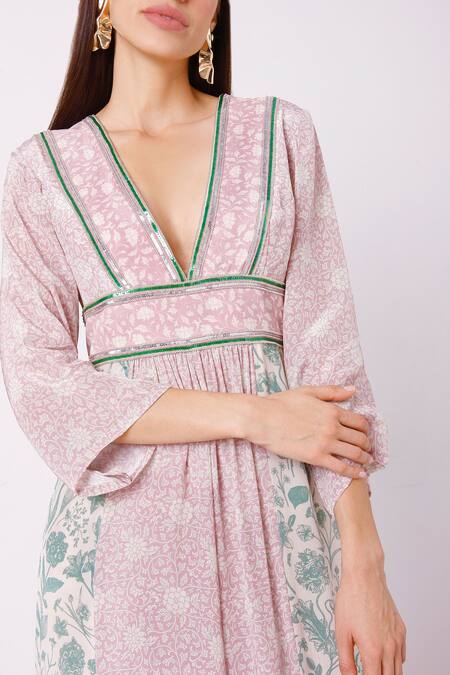 Buy_SAKSHI GIRRI_Green Crepe V Neck Printed Kurta And Pant Set_Online_at_Aza_Fashions