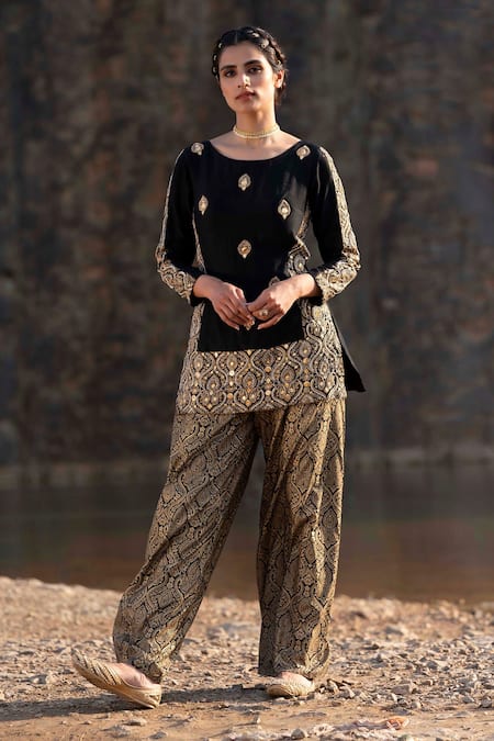 Buy_Soniya G_Black Silk Round Hand Embroidered Kurta And Palazzo Set _Online_at_Aza_Fashions