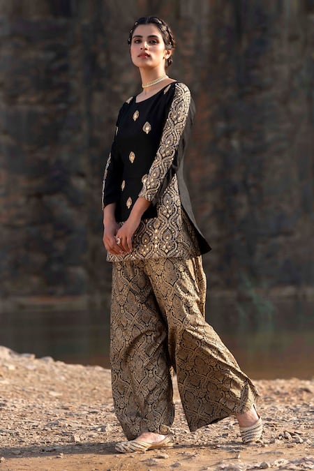 Soniya G_Black Silk Round Hand Embroidered Kurta And Palazzo Set _Online_at_Aza_Fashions