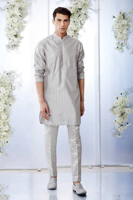 Seema Gujral Grey Raw Silk Embroidered Zari Work Kurta Set 