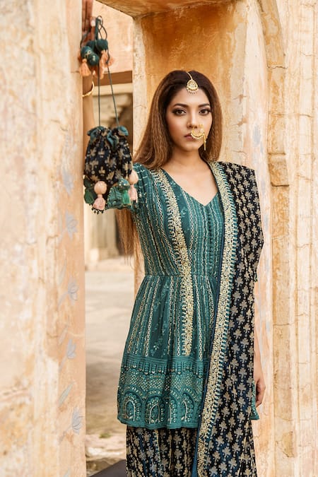 Soniya G_Green Velvet And Lucknowi V Neck Embroidered Kurta & Dhoti Pant _Online_at_Aza_Fashions
