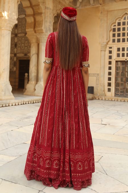 Buy_Soniya G_Red Lucknowi Chikankari Square Neck Cape Lehenga Set _Online_at_Aza_Fashions