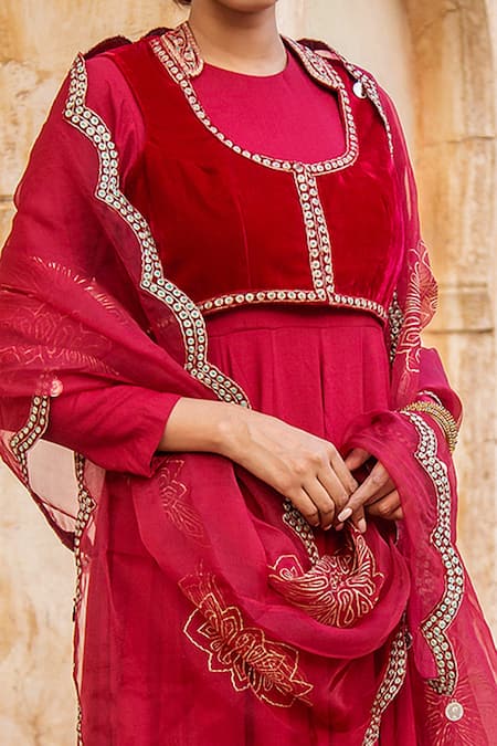 Soniya G_Red Velvet And Organza Round Embroidered Anarkali Set _at_Aza_Fashions