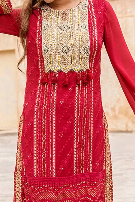 Buy Soniya G Red Lucknowi Chikankari Round Kurta Set Online at Aza Fashions Buy_Soniya G_Red Lucknowi Chikankari Round Kurta Set _Online_at_Aza_Fashions