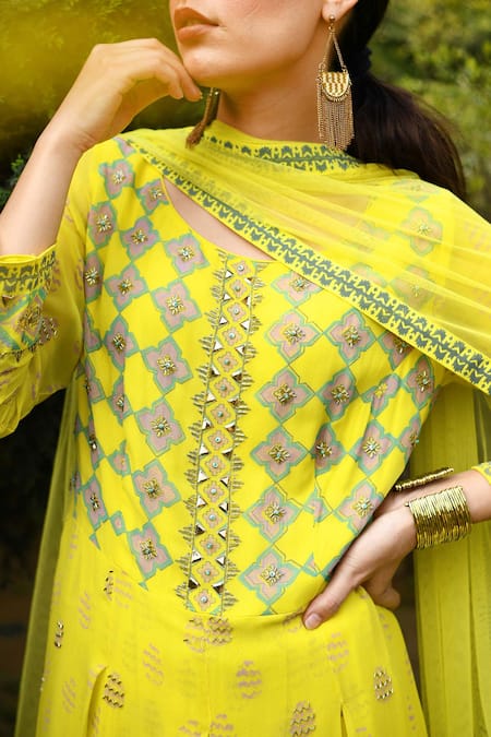 Buy_Surbhi Gupta_Yellow Georgette Round Embroidered Kurta And Palazzo Set  _Online_at_Aza_Fashions