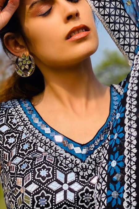 Shop_Surbhi Gupta_Black Georgette V Neck Embroidered Lehenga Set _Online_at_Aza_Fashions