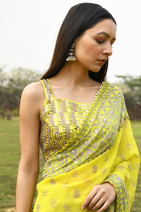 Surbhi Gupta_Yellow Georgette, Cotton Silk V Neck Embroidered Saree With Blouse _Online_at_Aza_Fashions