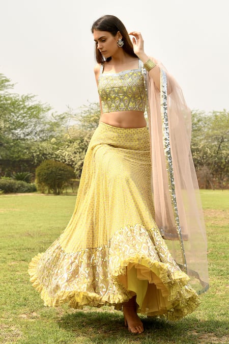 Surbhi Gupta_Yellow Net, Georgette, Cotton Silk V Neck Embroidered Lehenga Set _Online_at_Aza_Fashions