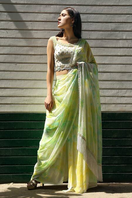 Surbhi Gupta_Green Georgette Tie-dye Pre-draped Saree With Blouse  _Online_at_Aza_Fashions