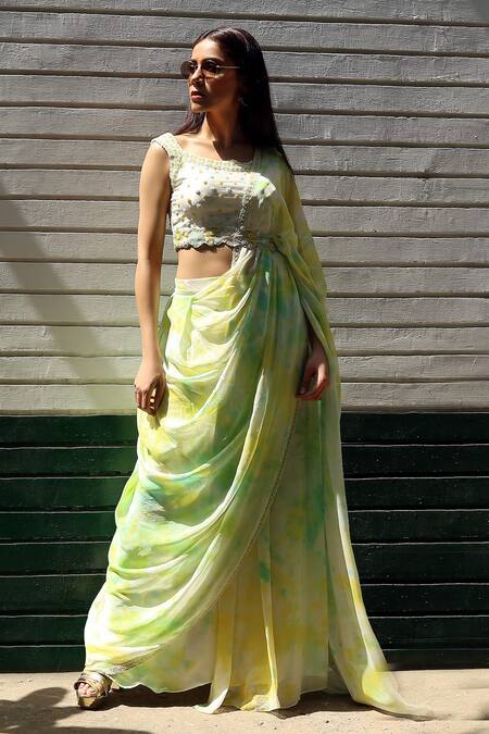 Buy_Surbhi Gupta_Green Georgette Tie-dye Pre-draped Saree With Blouse  _Online_at_Aza_Fashions