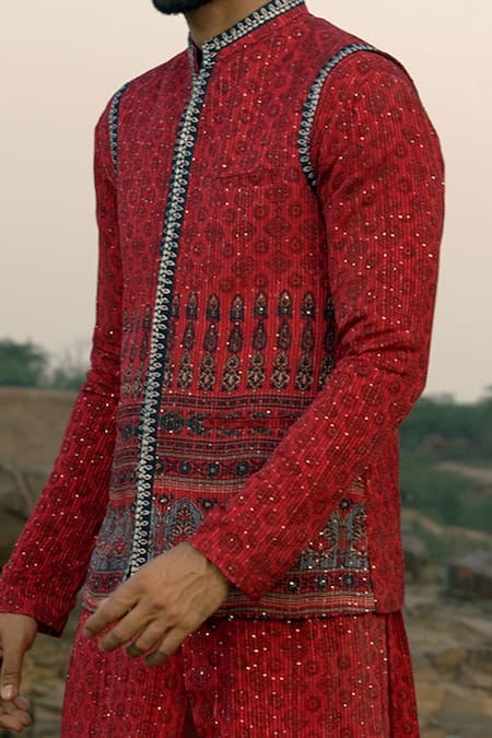 Soniya G_Red Silk Floral Print, Sequins, Thread Work Embroidered Bundi And Kurta Set _Online_at_Aza_Fashions