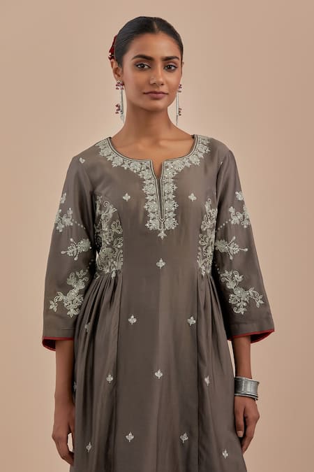 Shop_Priya Chaudhary_Grey Chanderi Silk Floral Notched Embroidered Kurta And Pant Set _Online_at_Aza_Fashions