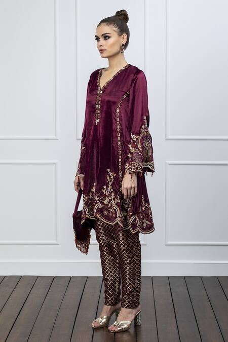 Shian Maroon Velvet, Brocade Zardozi V Neck Kurta And Pant Set Online at Aza Fashions Shian_Maroon Velvet, Brocade Zardozi V Neck Kurta And Pant Set _Online_at_Aza_Fashions