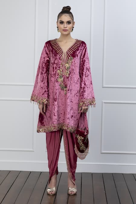 Shian Embroidered Kurta & Dhoti Pant Set 