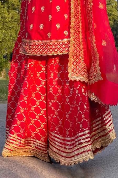 Buy_Gopi Vaid_Red Dupatta- Organza, Kurta- Tussar, Sharara- Brocade Floral V Embroidered Set _Online_at_Aza_Fashions